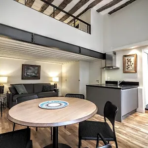 https://moliere-chicsuites.fr-paris.fr